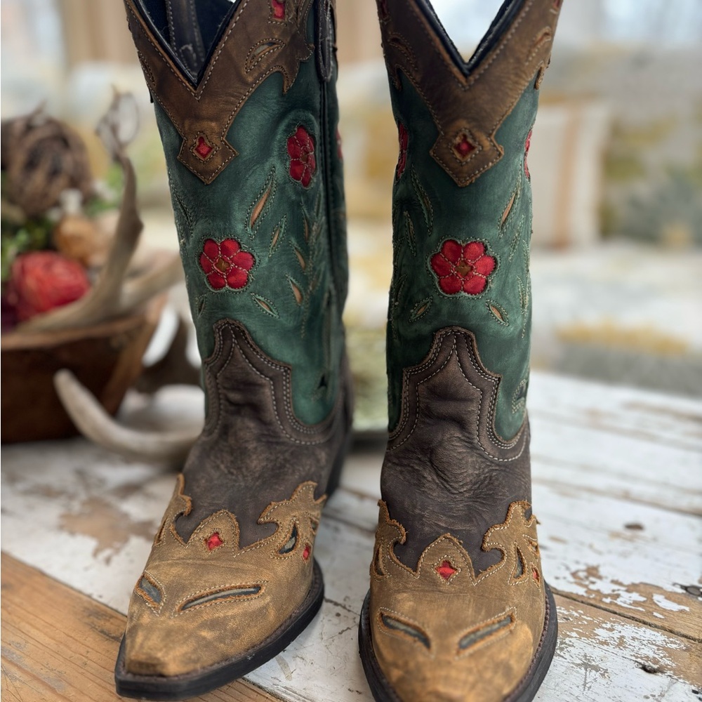 The “Miss Kate” Laredo Leather Cowboy Boots
